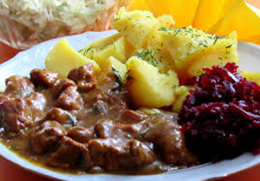 Gulasz wieprzowy.