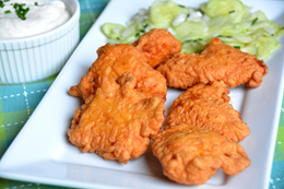 Polędwiczki drobiowe w cieście naleśnikowym.