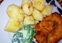 Kotlet drobiowy panierowany.